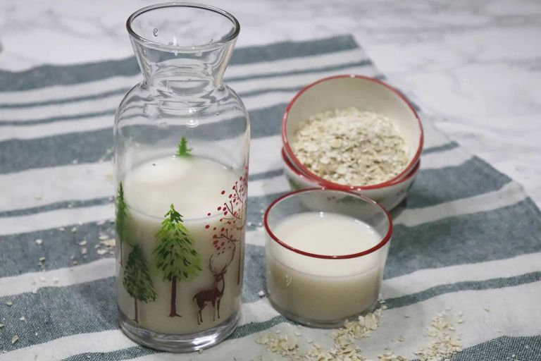 Bebek Yulaf Sütü Tarifi +6 ay Alerjik Bebekler İçin